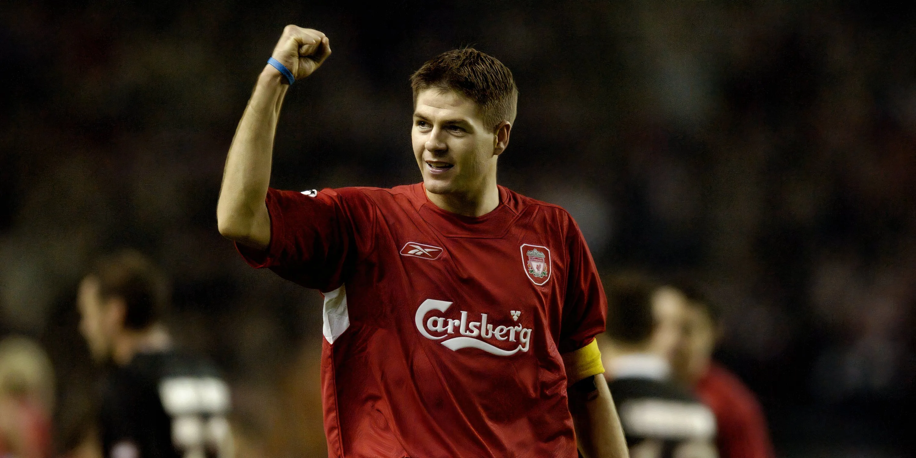 Huyền thoại Liverpool Steven Gerrard ăn mừng bàn thắng