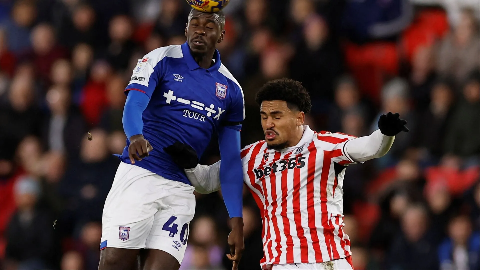 Các cầu thủ Ipswich Town ăn mừng bàn thắng trong trận đấu ở Championship