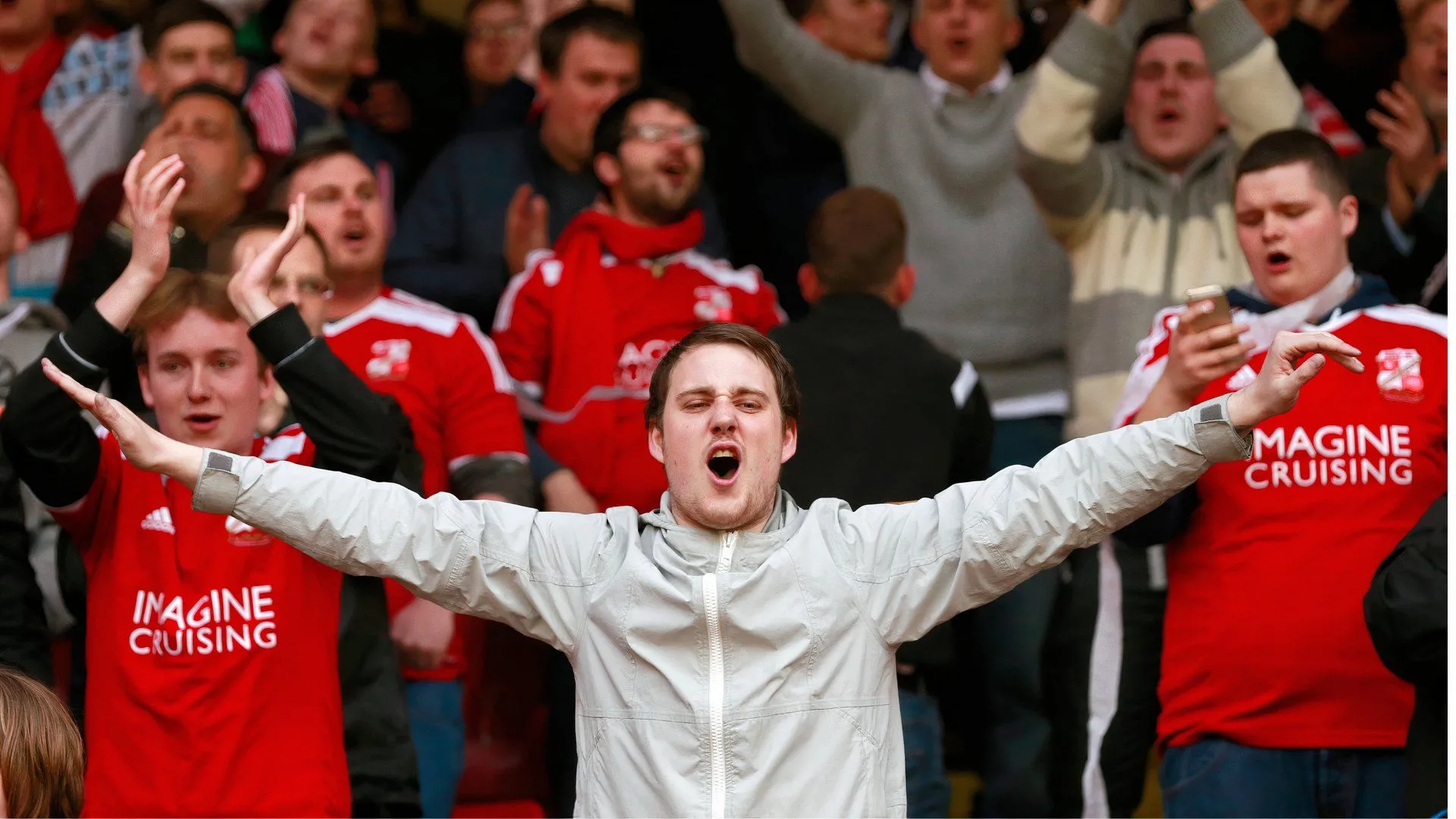 Cổ động viên Swindon Town hy vọng Botan Ameen ở lại phát triển sự nghiệp