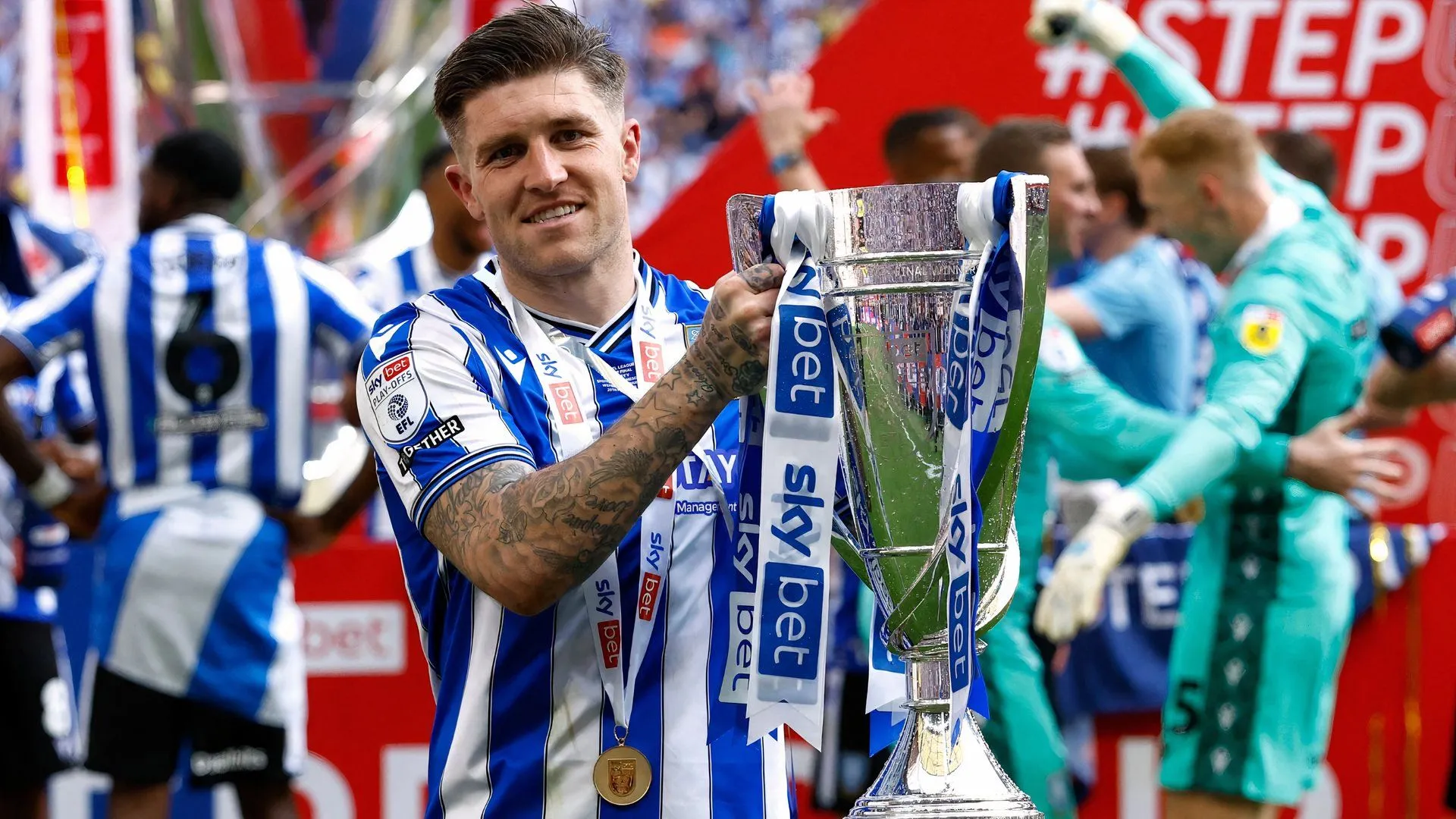 Josh Windass ăn mừng, nhưng tương lai tại Sheffield Wednesday vẫn bỏ ngỏ