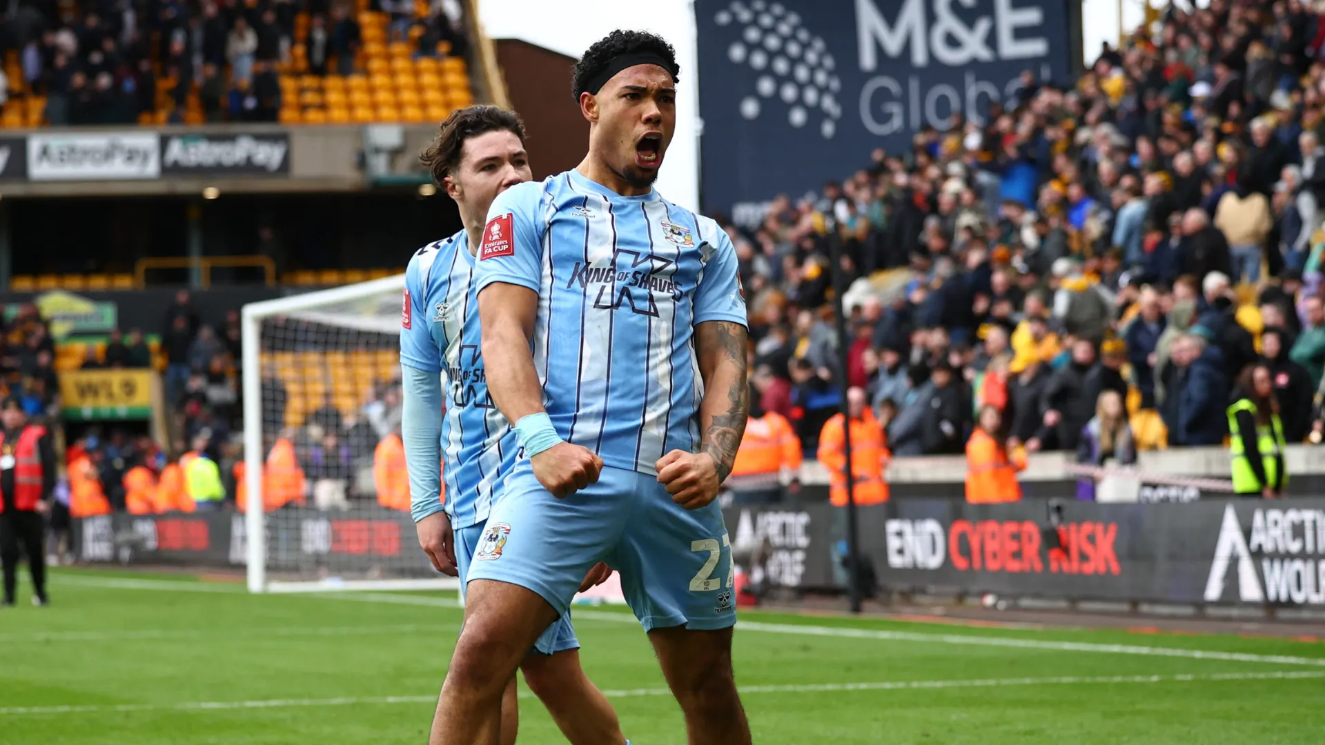Milan van Ewijk trong một trận đấu cho Coventry City