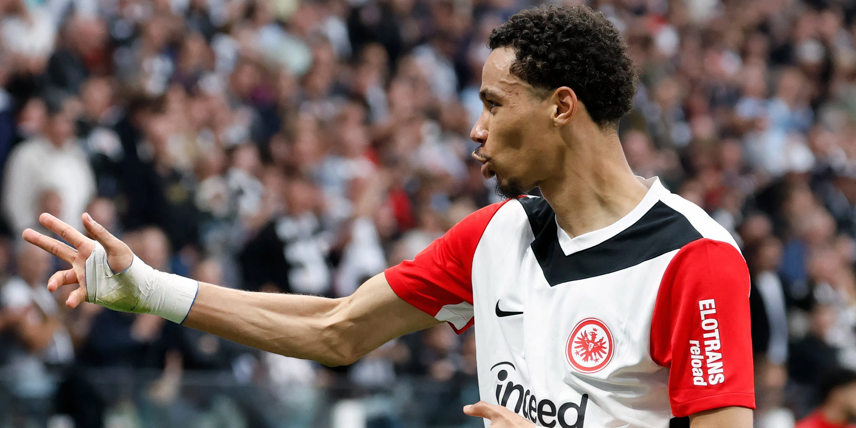 Tiền đạo Hugo Ekitiké của Frankfurt