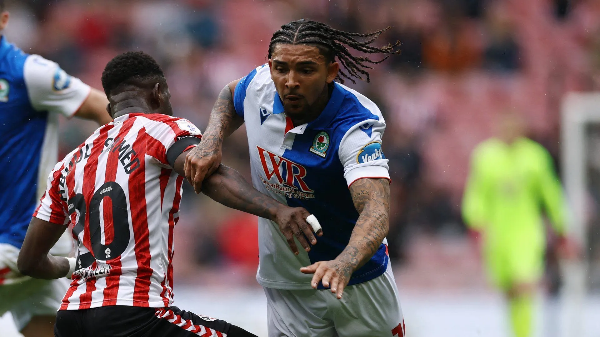 Tiền đạo Tyrhys Dolan thi đấu cho Blackburn Rovers tại Championship
