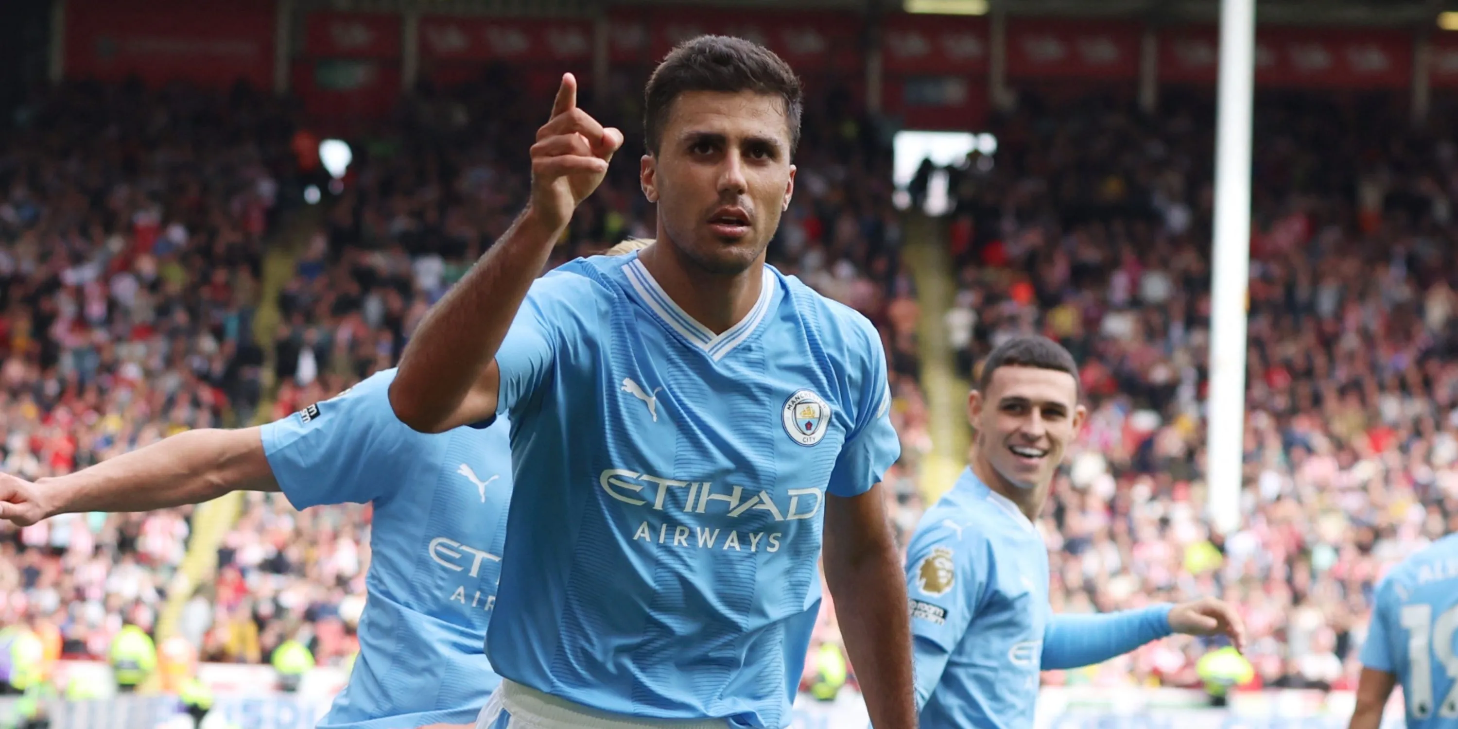 Tiền vệ Rodri ăn mừng trong màu áo Man City