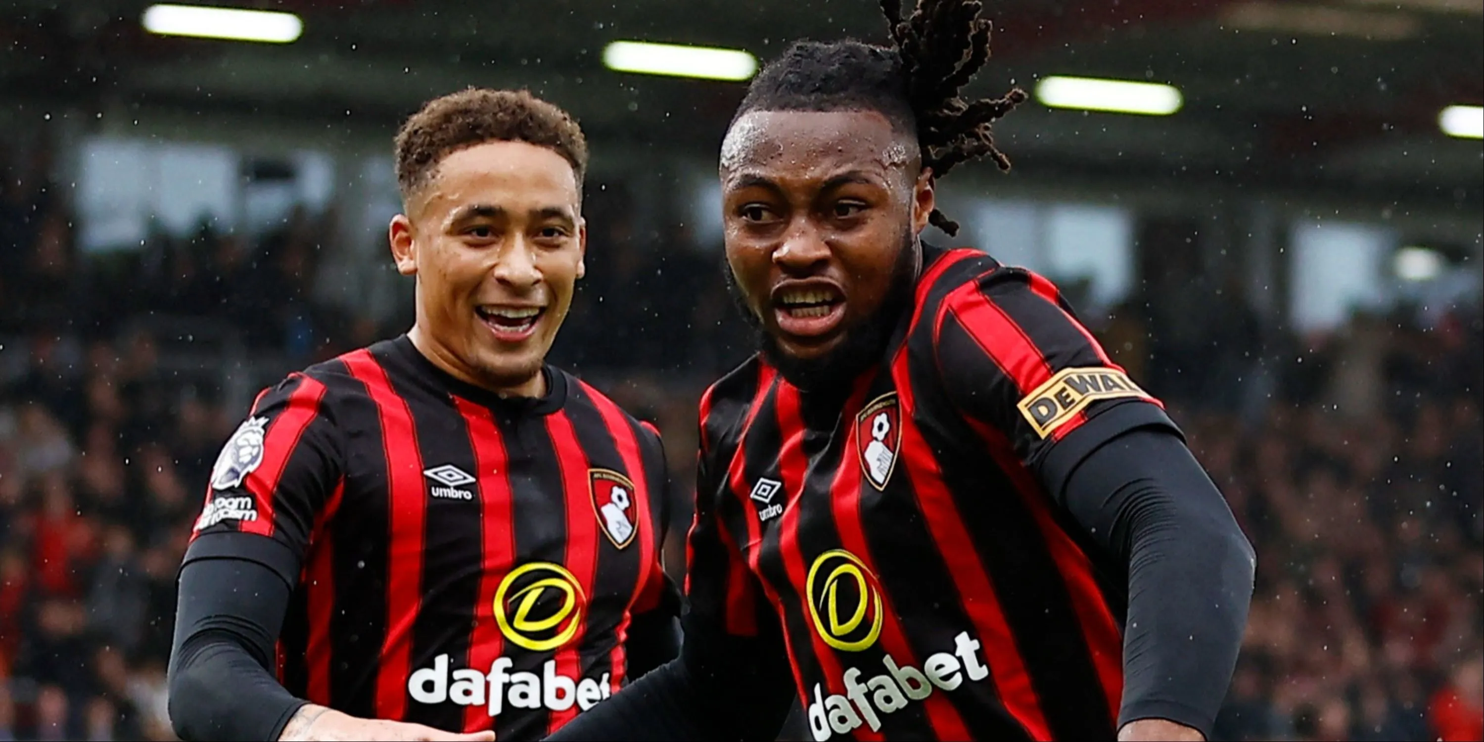 Cầu thủ Bournemouth ăn mừng bàn thắng