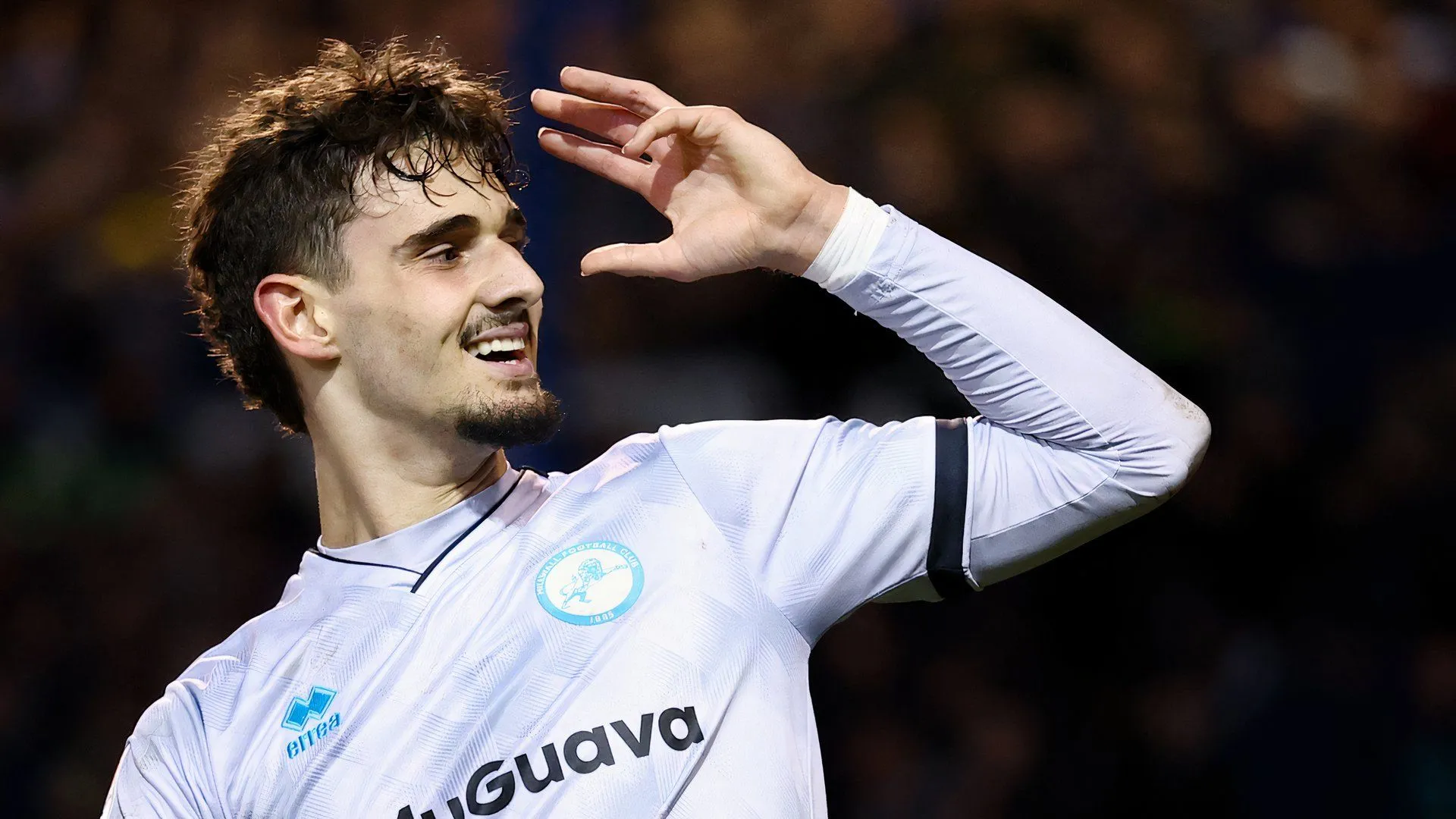 Mihailo Ivanovic trong màu áo Millwall thi đấu ở Championship
