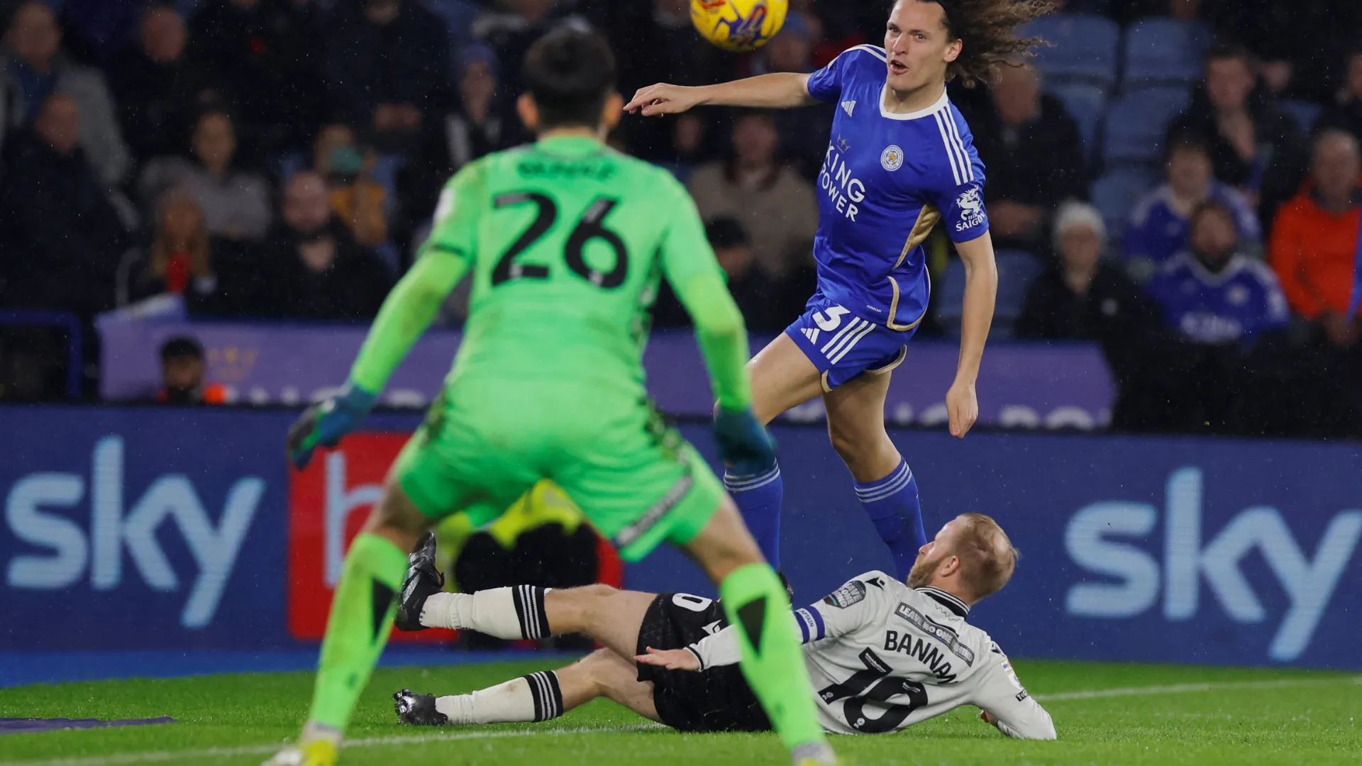 Thủ môn James Beadle, mục tiêu chuyển nhượng của Birmingham City