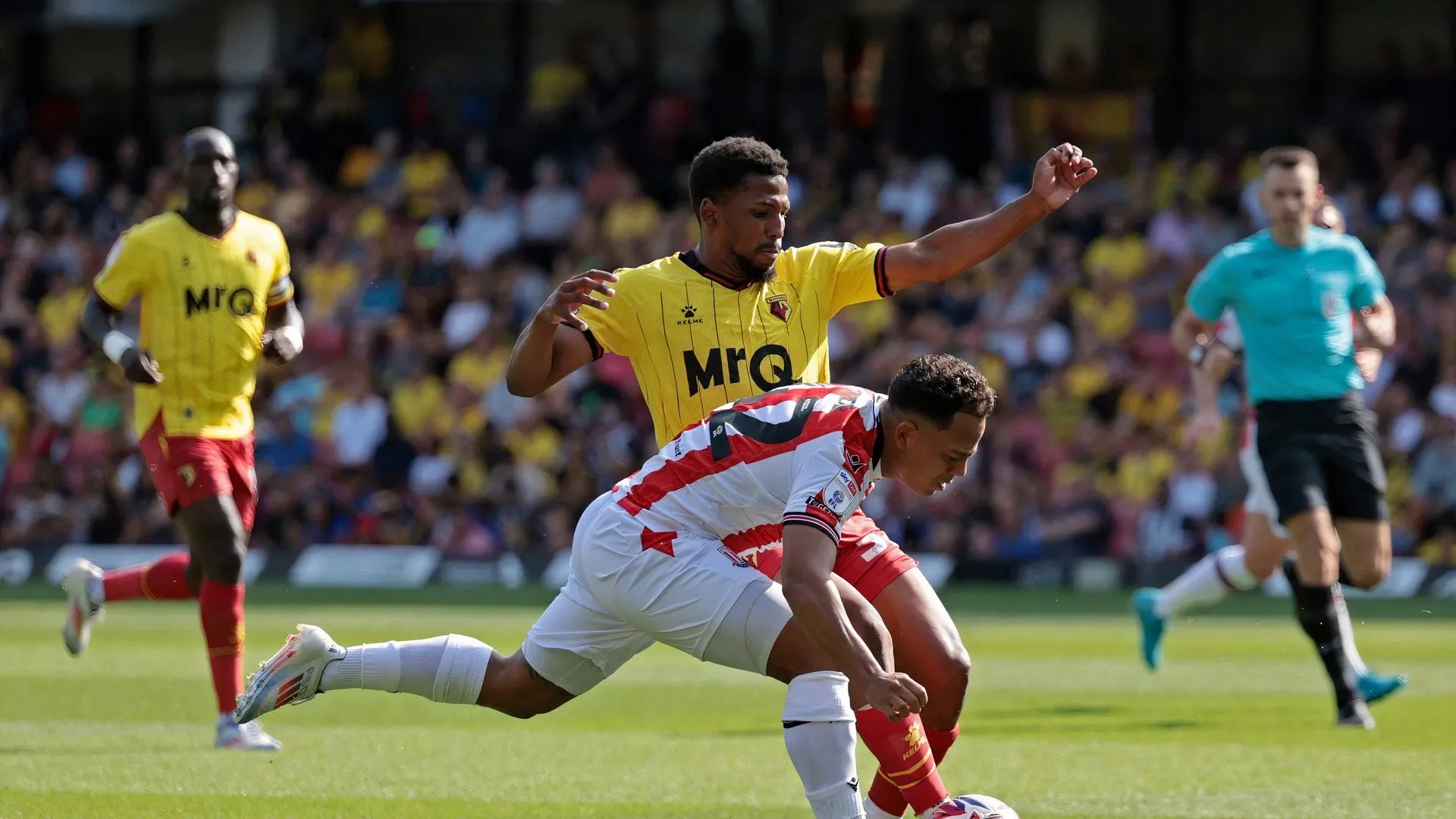 Đồng đội cũ của Wouter Burger tại Stoke City thể hiện sự gắn kết