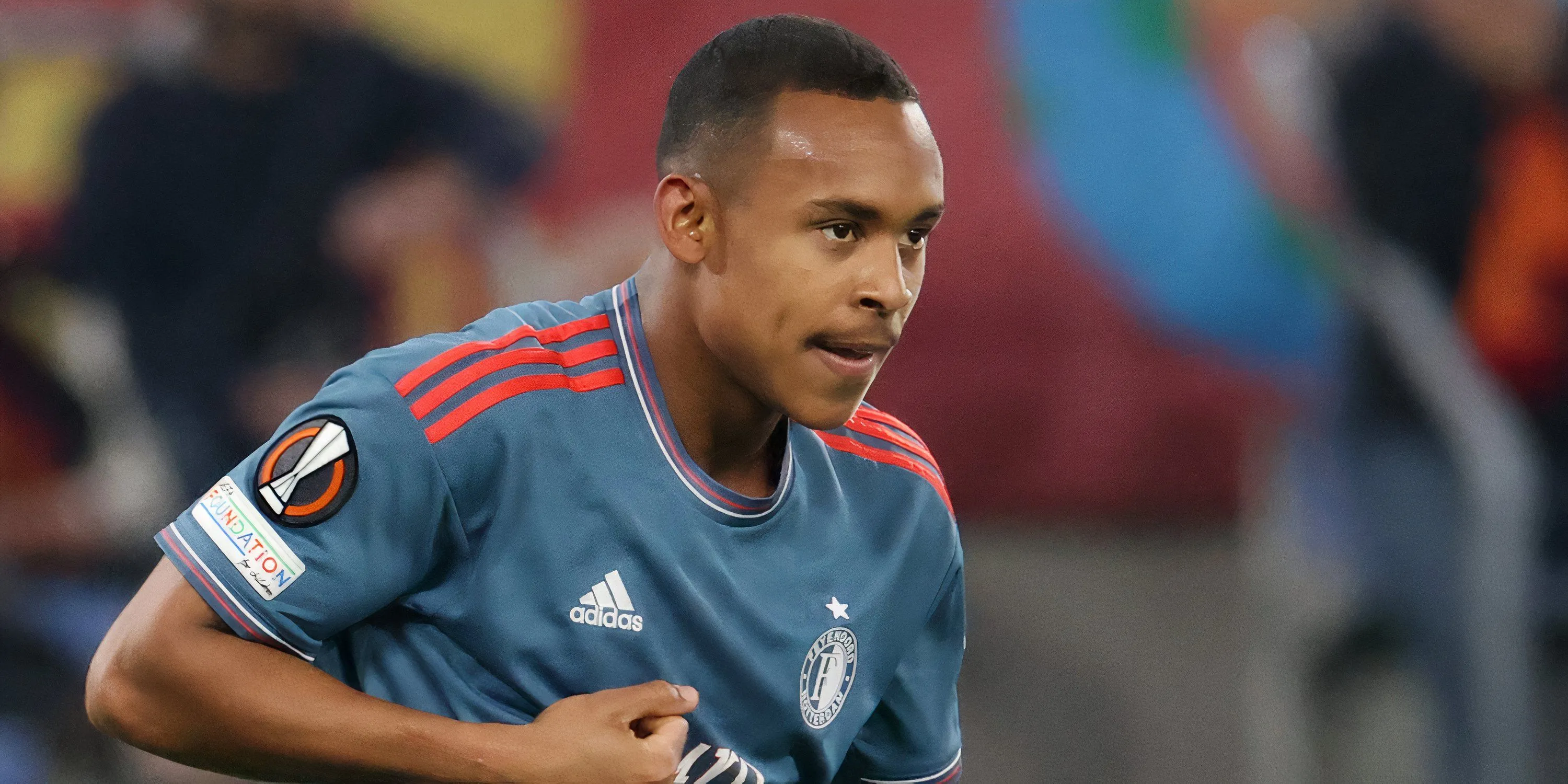 Hình ảnh cầu thủ chạy cánh Igor Paixao trong màu áo Feyenoord, người đã từ chối Leeds để gia nhập Marseille.