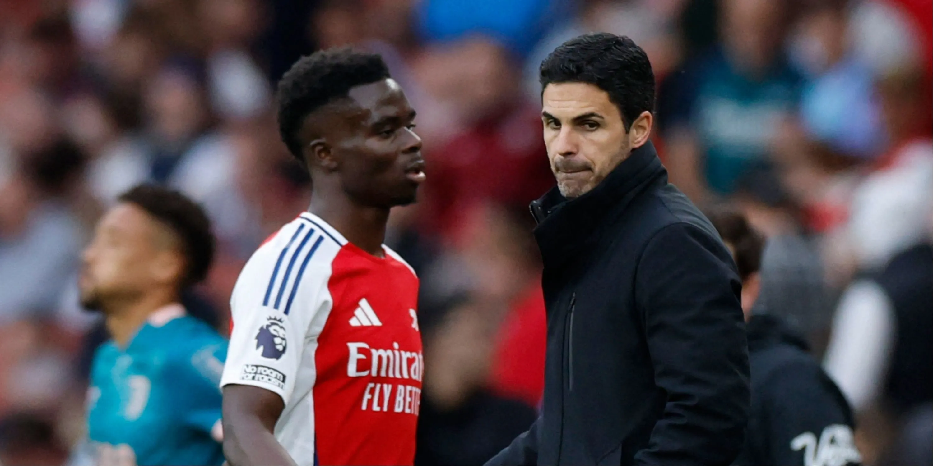 HLV Mikel Arteta và Bukayo Saka, bộ đôi chủ chốt của Arsenal, hình ảnh biểu tượng cho tầm nhìn chiến lược của Pháo thủ.