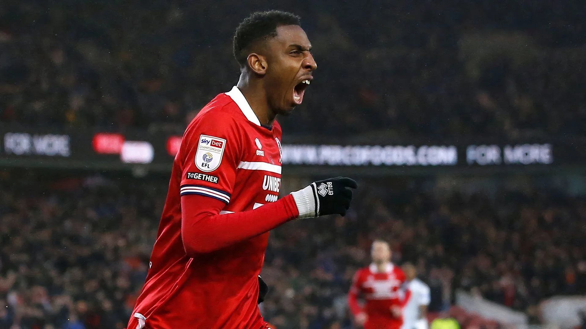 Isaiah Jones, một trong những 'viên ngọc thô' từ giải non-league đã tỏa sáng rực rỡ tại Middlesbrough