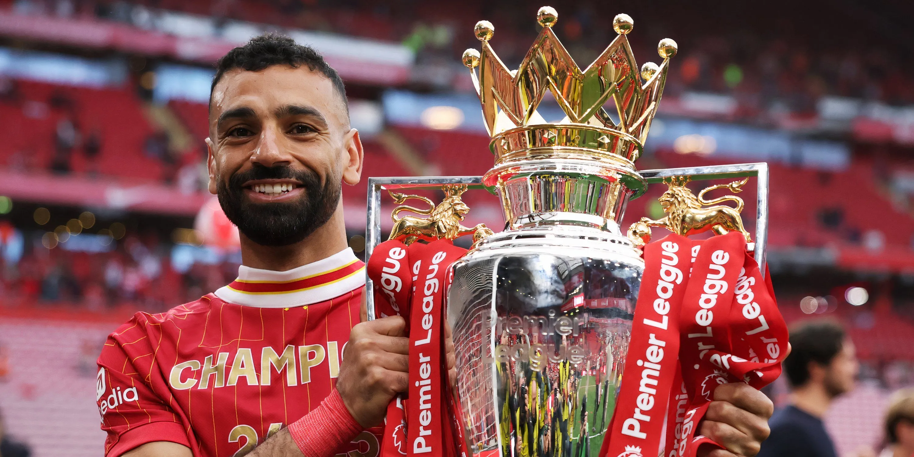 Mohamed Salah ăn mừng danh hiệu Premier League cùng Liverpool