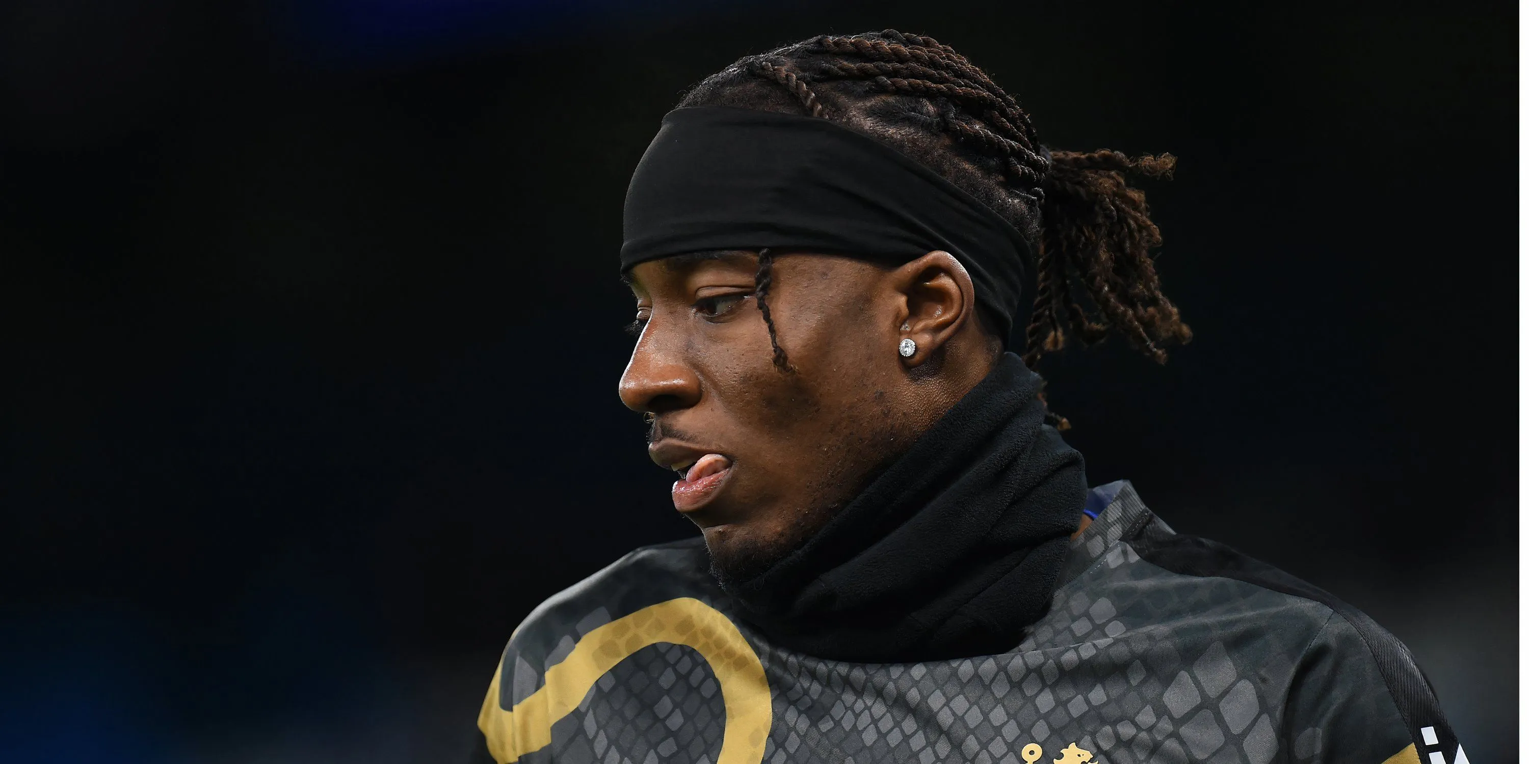 Noni Madueke trong màu áo Chelsea