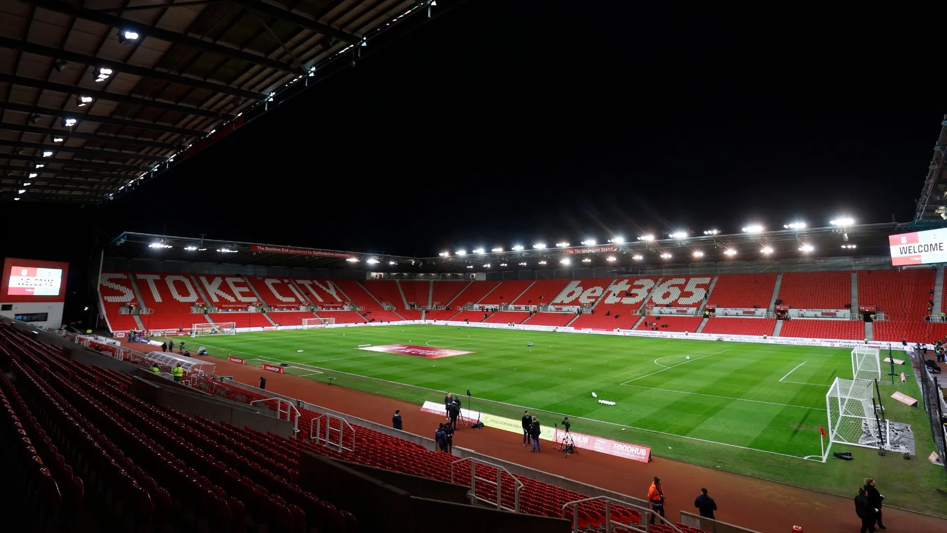 Sân vận động bet365 của Stoke City, nơi Sol Sidibe đã trưởng thành và cống hiến.