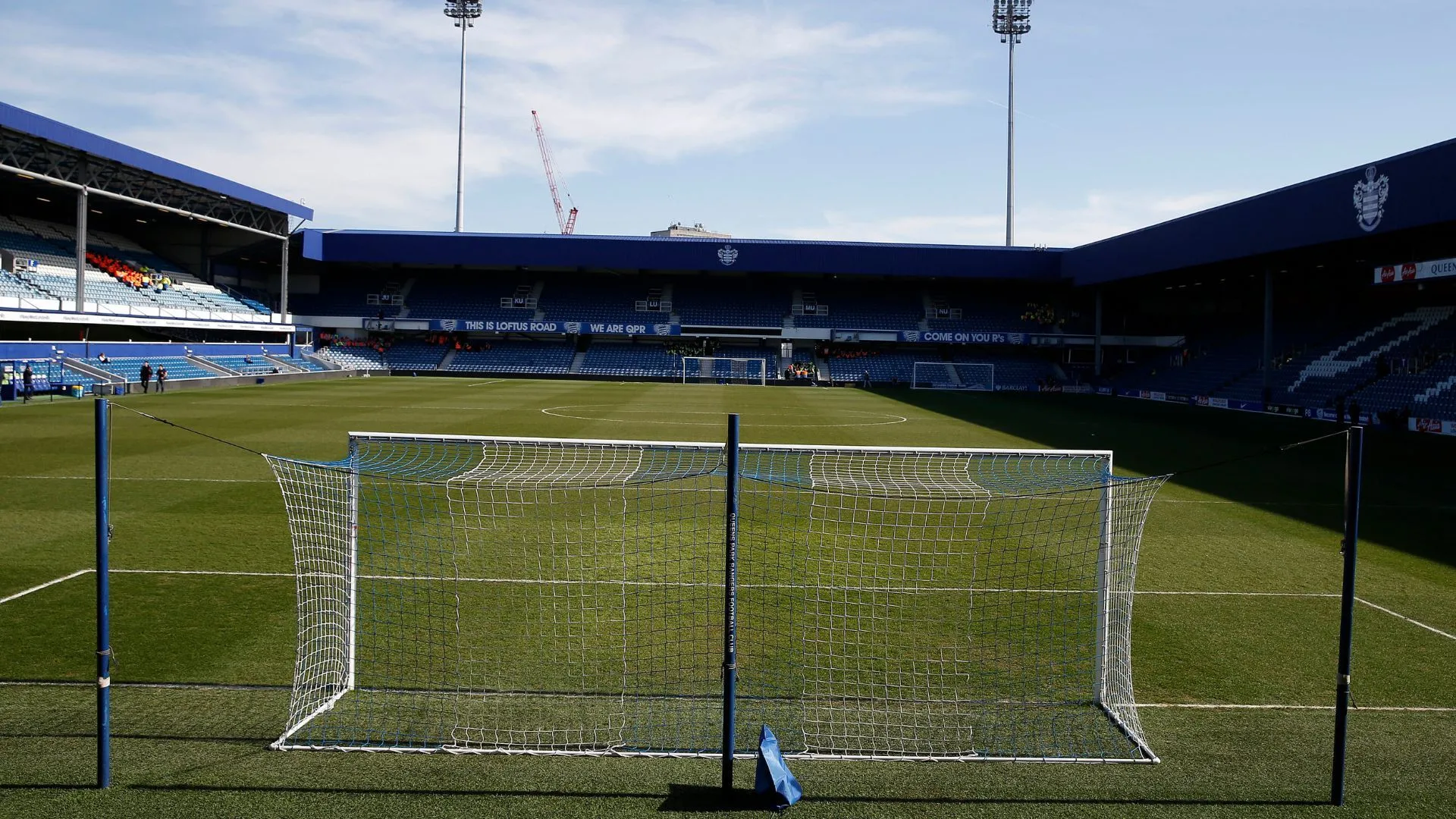 Sân vận động Loftus Road, mái nhà của Queens Park Rangers
