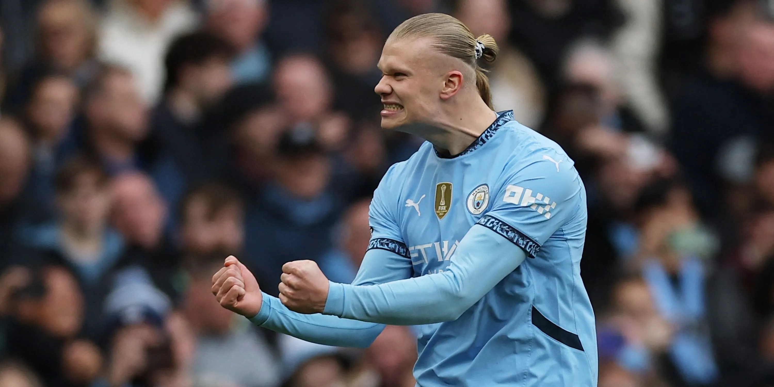 Tiền đạo Erling Haaland ăn mừng bàn thắng cho Manchester City