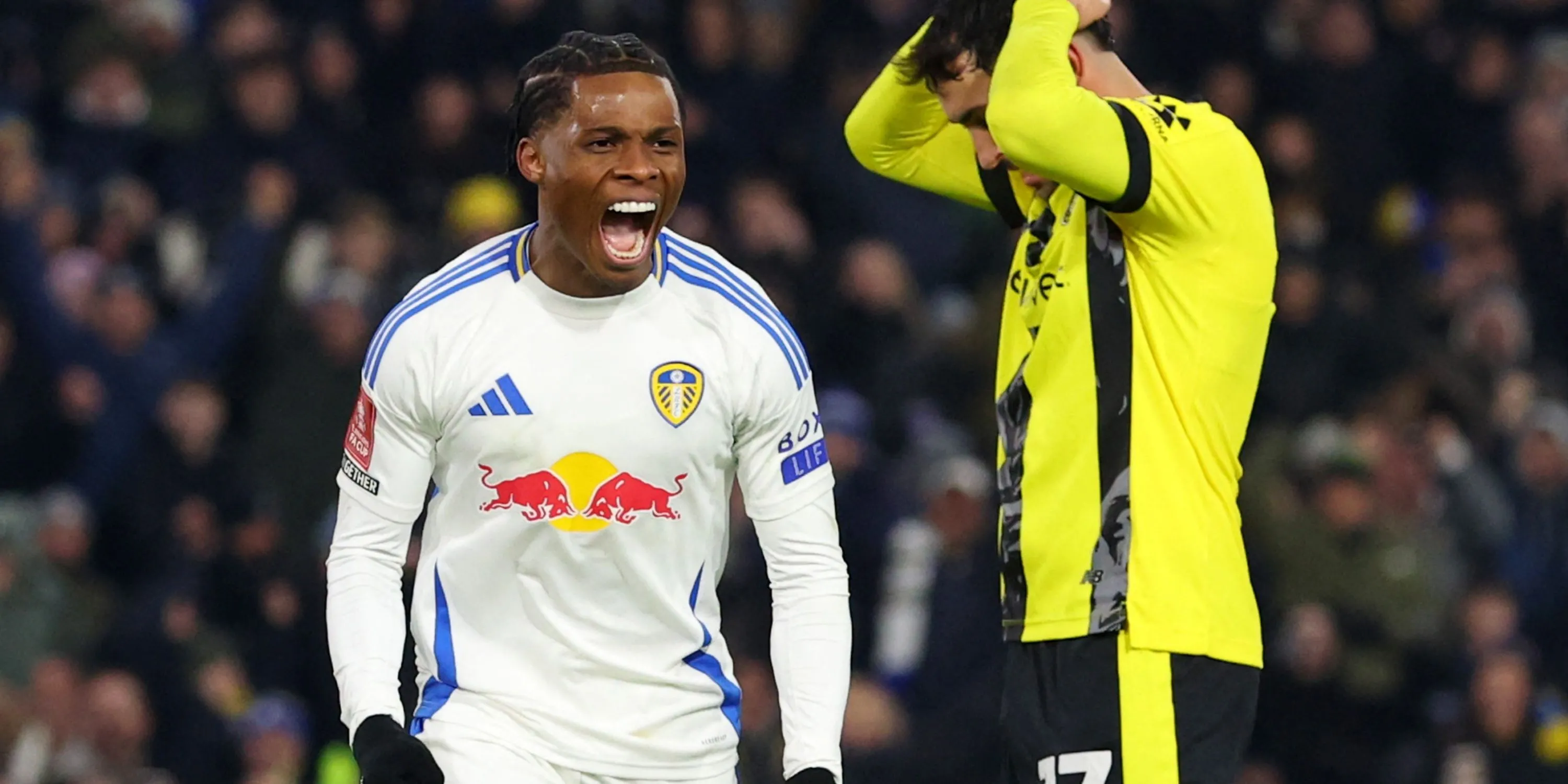 Tiền đạo Largie Ramazani của Leeds United