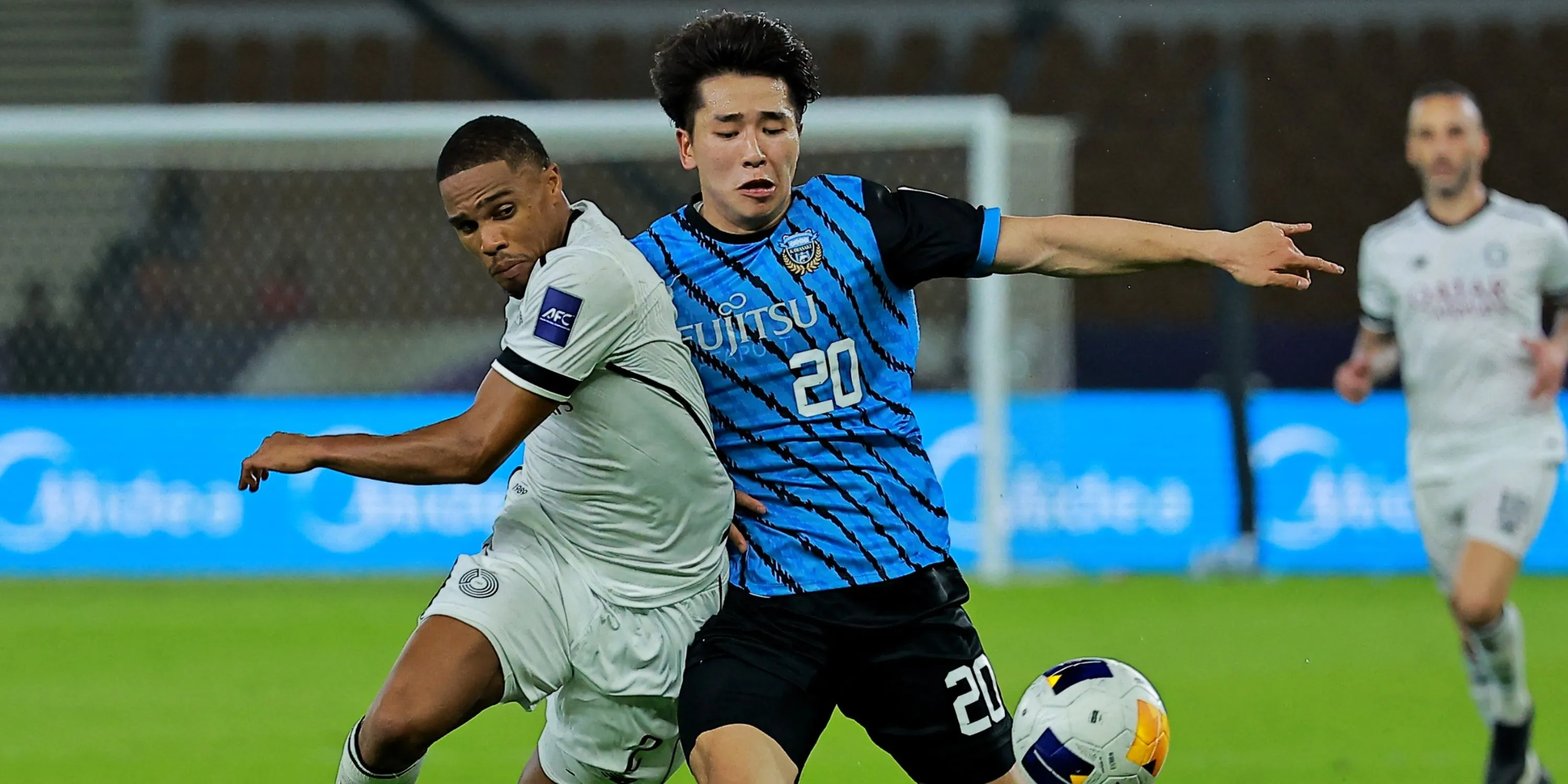 Tiền đạo Shin Yamada trong màu áo Kawasaki Frontale tại AFC Champions League