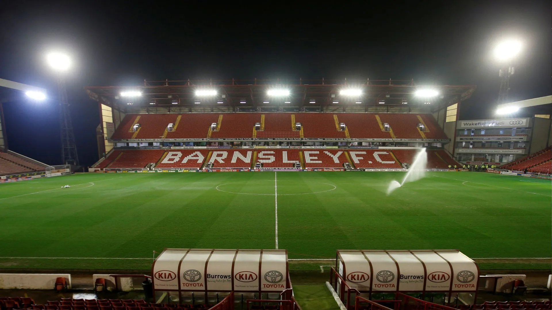 Toàn cảnh sân vận động Oakwell, sân nhà của Barnsley
