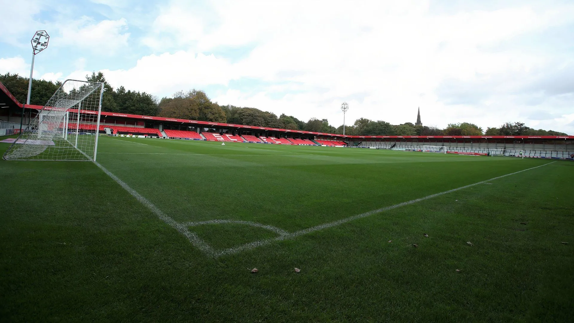 Toàn cảnh sân vận động Peninsula Stadium của Salford City