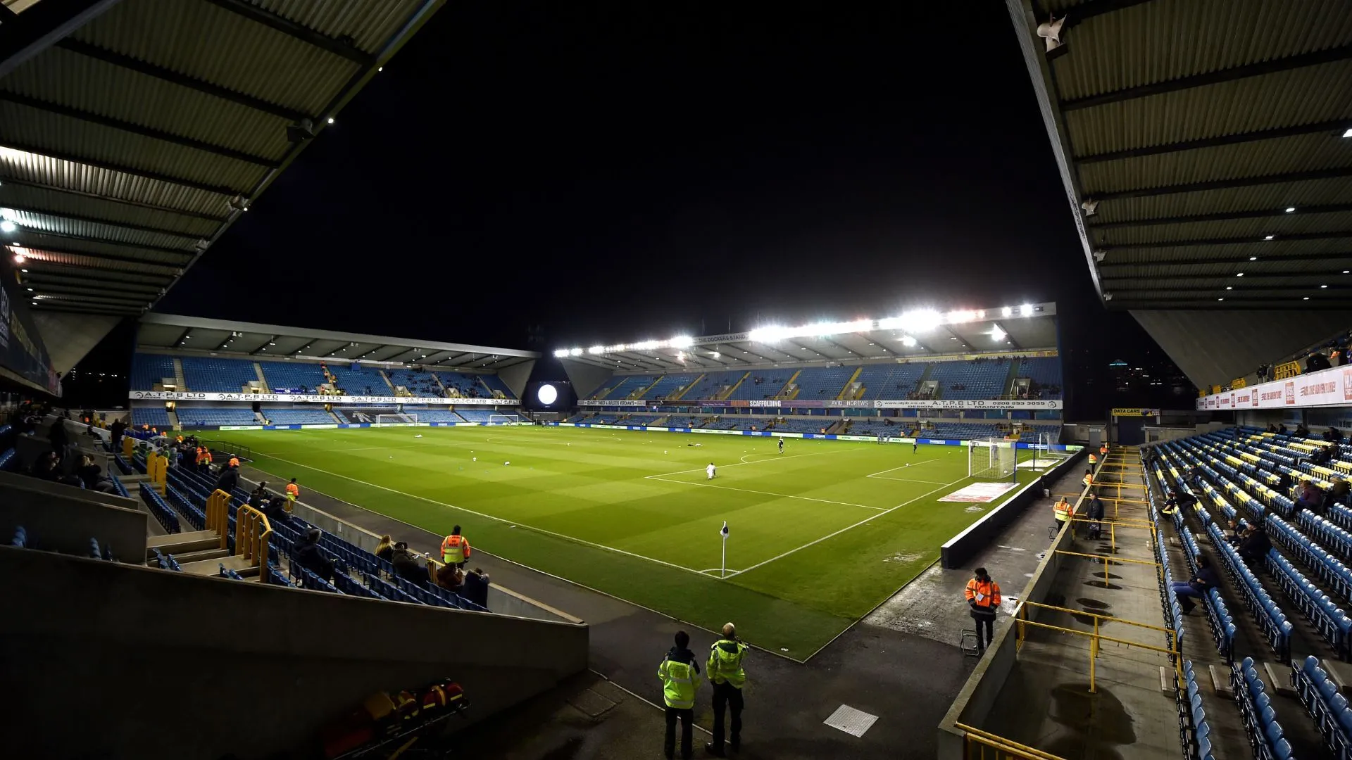 Khung cảnh sân The Den, sân nhà của Millwall