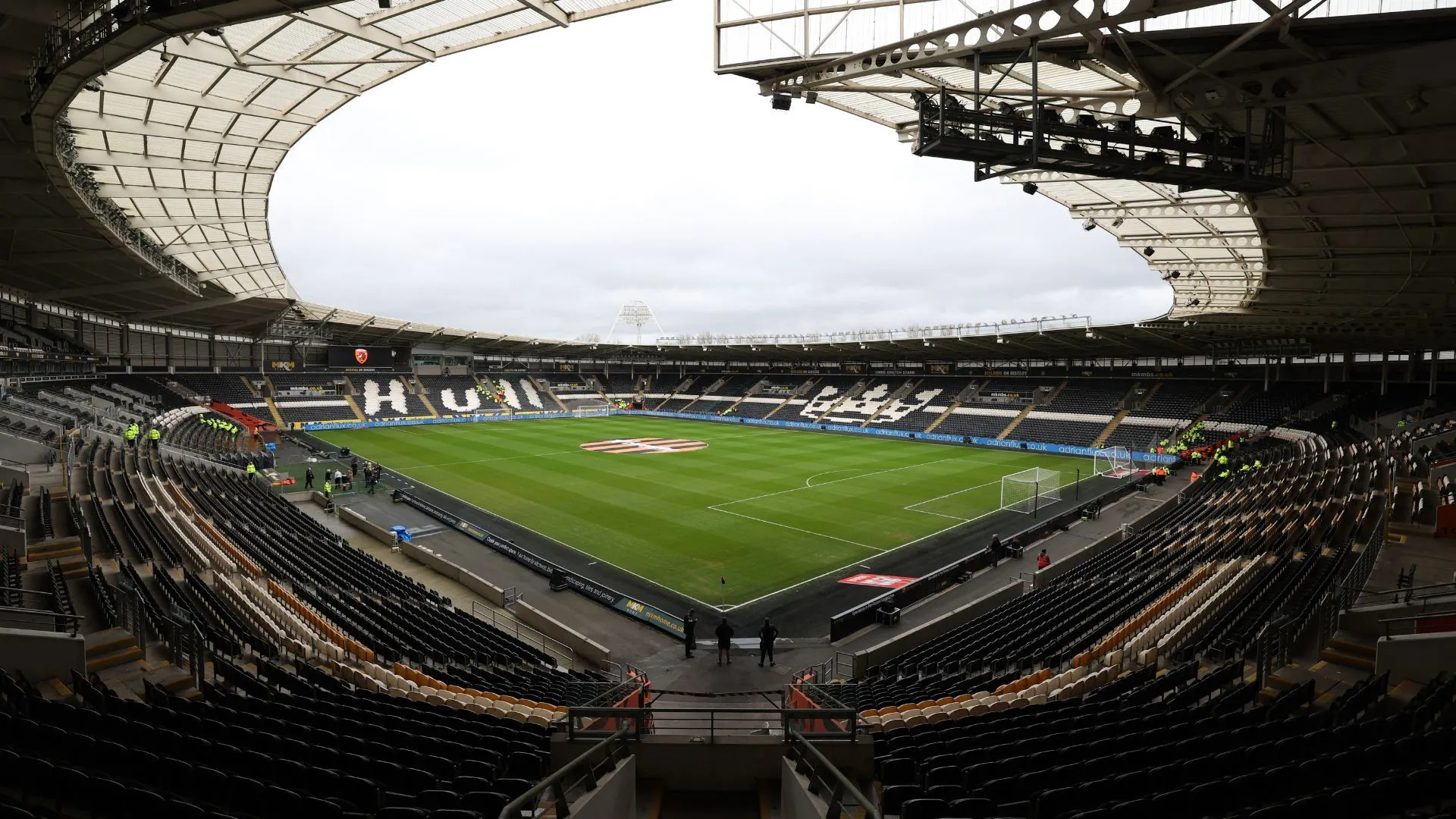 Sân vận động MKM của Hull City, nơi từng xảy ra tranh cãi lớn về việc đổi tên câu lạc bộ dưới thời gia đình Allam.