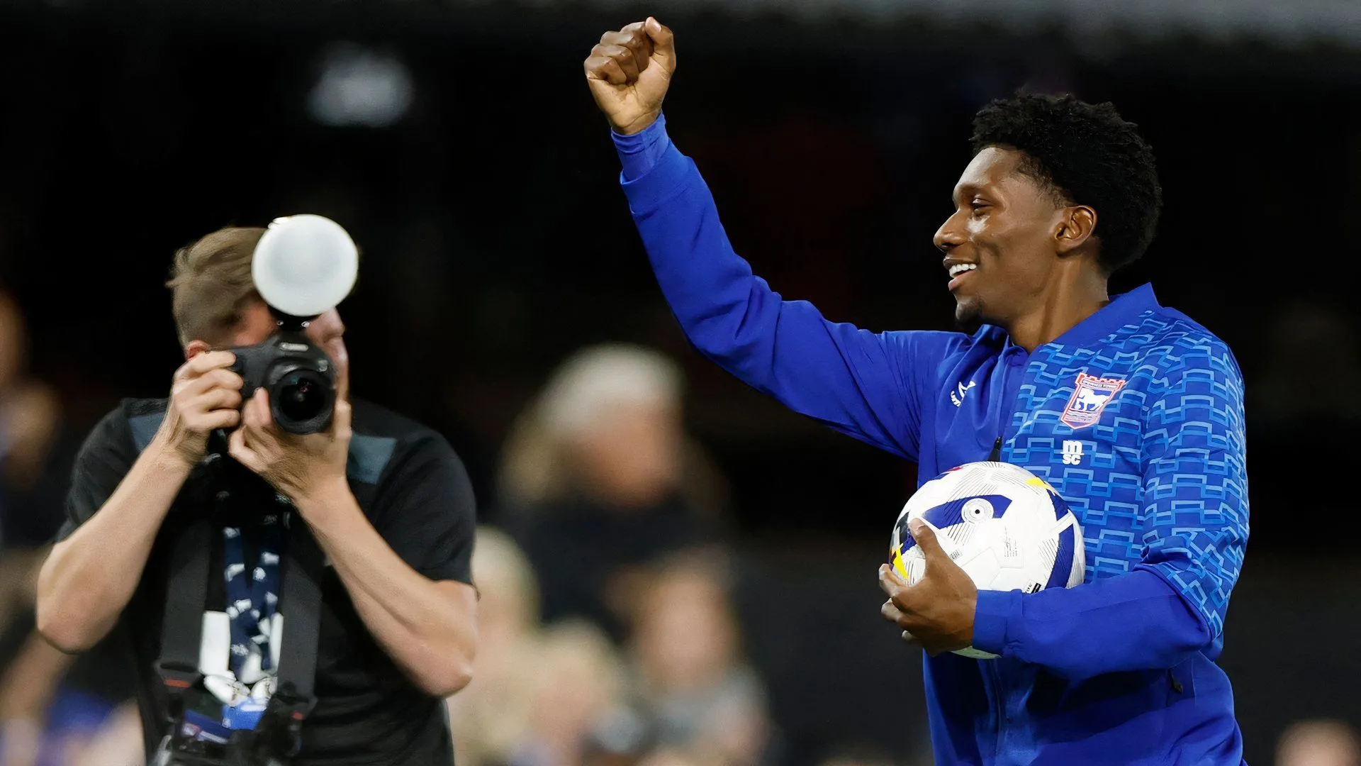 Jaden Philogene ăn mừng cú hat-trick của mình cho Ipswich Town trong trận gặp Sheffield United