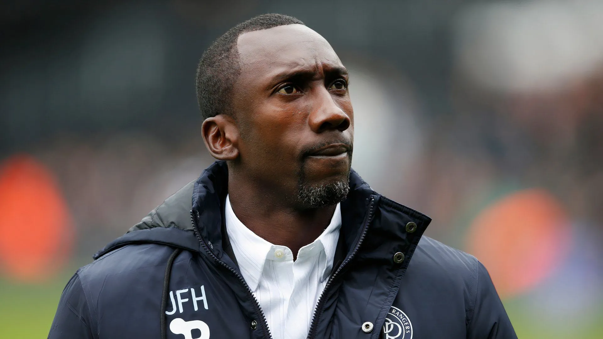 Jimmy Floyd Hasselbaink trong một buổi tập của QPR, bị Charlie Austin phê phán vì phong cách huấn luyện thể lực quá nặng.