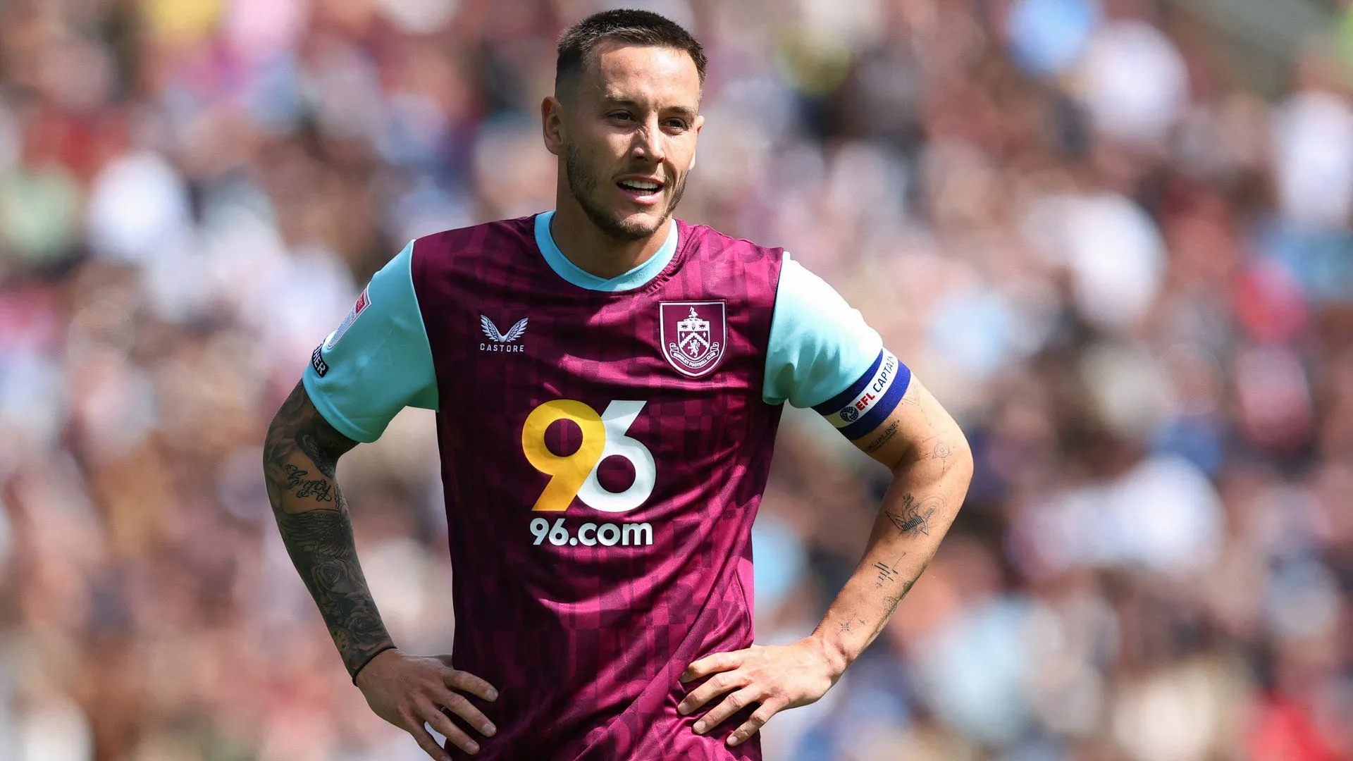 Josh Brownhill khi còn thi đấu cho Burnley, ngôi sao Championship quyết định chuyển đến Saudi Pro League