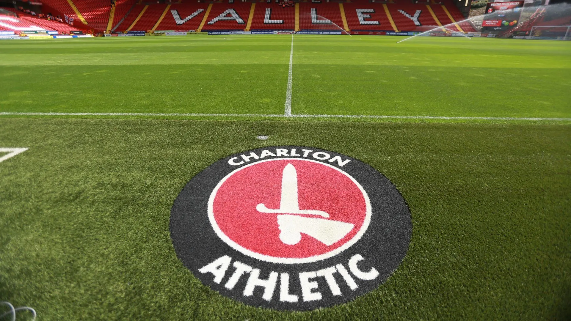 Sân vận động The Valley, &quot;thánh địa&quot; của Charlton Athletic, nơi ươm mầm các tài năng trẻ ở bóng đá Anh