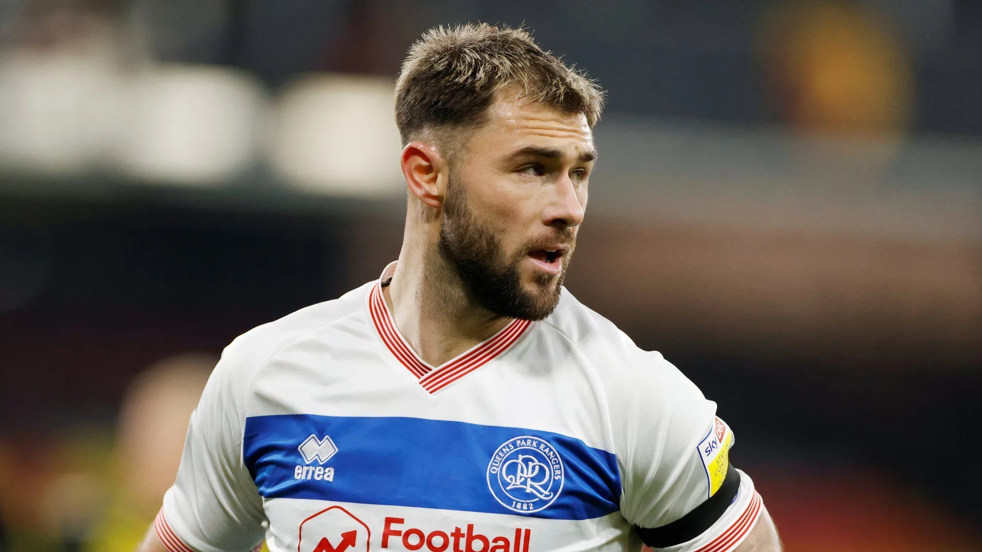 Tiền đạo Charlie Austin trong màu áo QPR, người đã thở phào nhẹ nhõm khi chuyển đến Southampton để thoát khỏi HLV Hasselbaink.