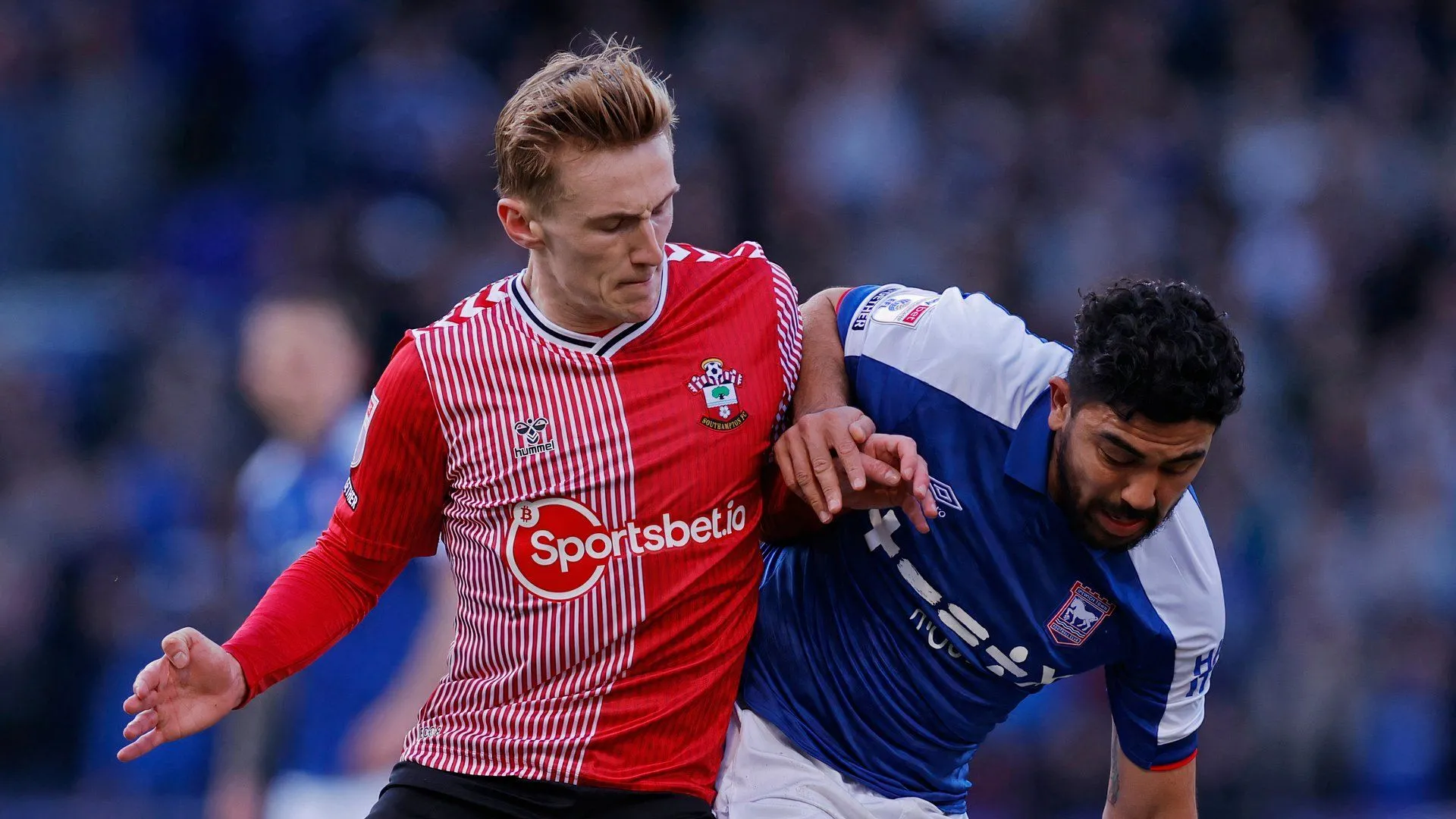 Tiền vệ Flynn Downes của Southampton, người có thể trở lại đội hình chính sau trận thua ở Championship.